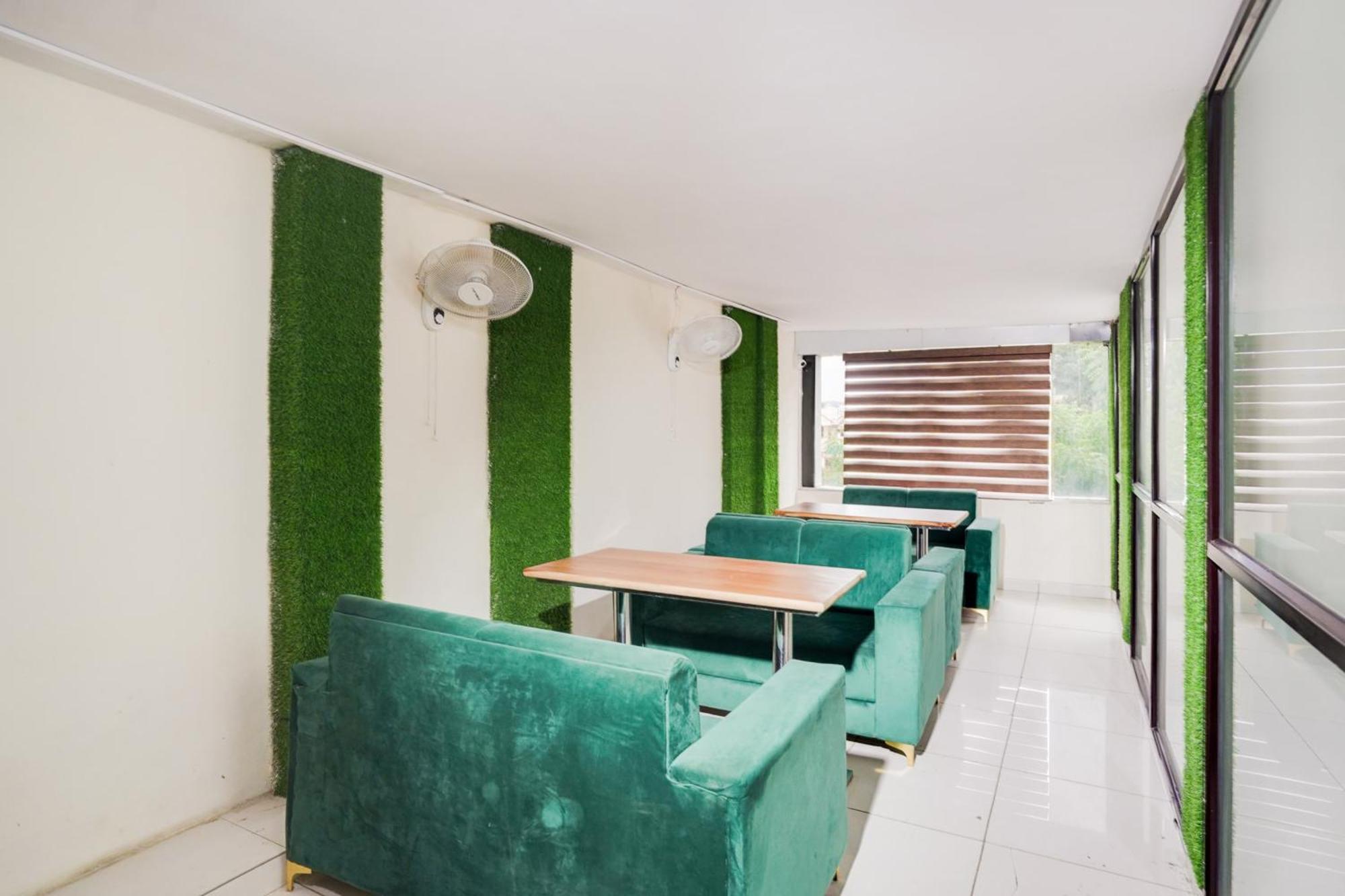 Super Oyo Hotel O Sky Wings Adźmer Zewnętrze zdjęcie