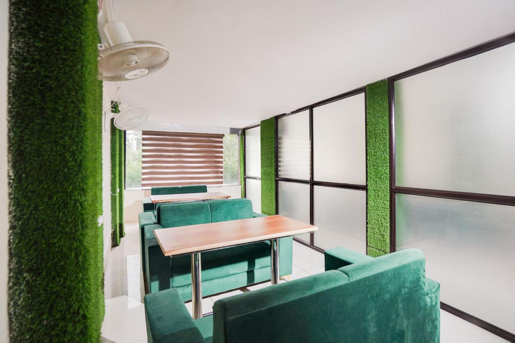 Super Oyo Hotel O Sky Wings Adźmer Zewnętrze zdjęcie